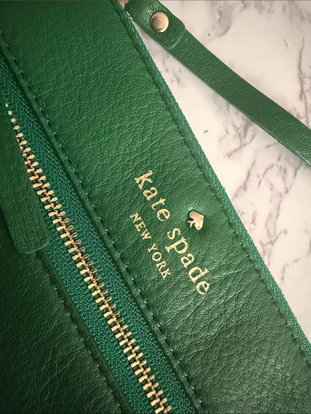 Kate Spade ♠️ Wristlet - Picture 2 of 6